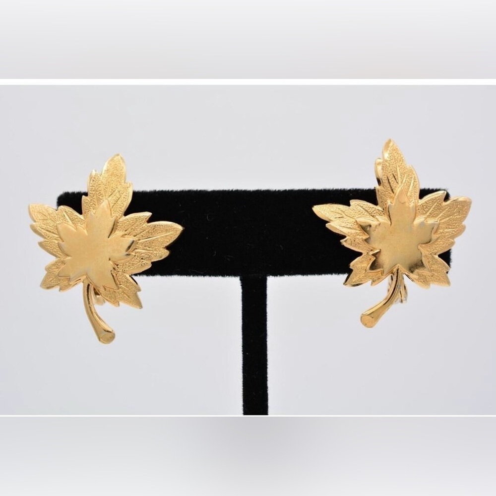Monet Vintage Clip Earrings Leaf Maple Gold Tone Textured Signed 1980s BinAY